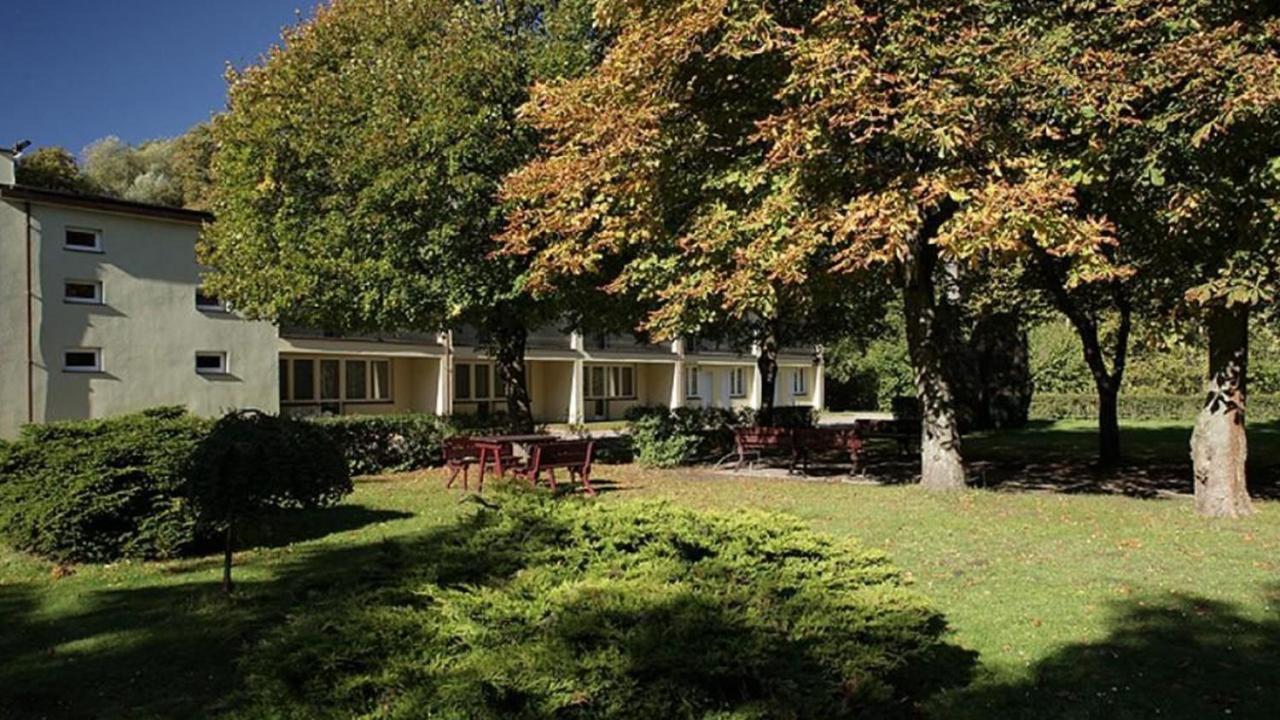 Plesna Park Hotel Exterior foto
